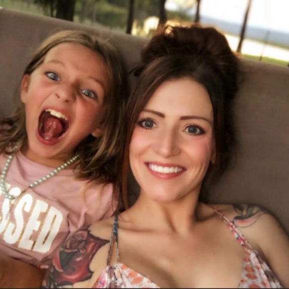 Meet your Posher, Shena - Picture 1 of 1